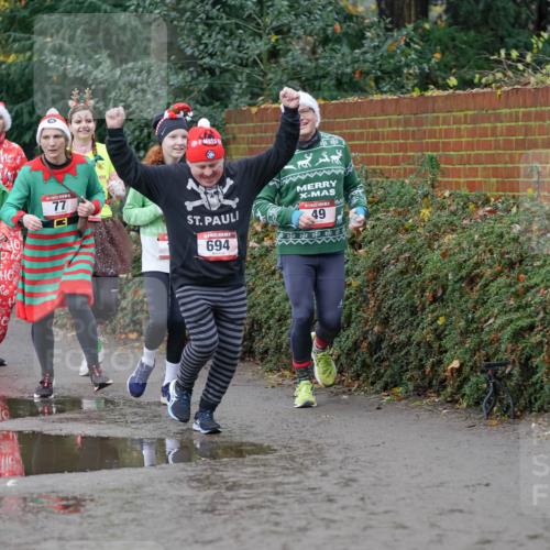 07.12.2025 - St. Pauli X-Mass-Run No. 15 Michael Burmester http://msf.ph/oto/9403312 07.12.2025 10:46:34 Laufen 77, 11, 101, 694, 49 meine-sportfotos.de