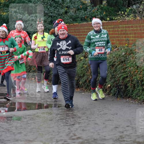 07.12.2025 - St. Pauli X-Mass-Run No. 15 Michael Burmester http://msf.ph/oto/9403313 07.12.2025 10:46:35 Laufen 77, 114, 1146, 49, 694 meine-sportfotos.de
