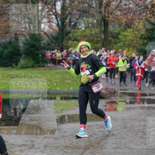 07.12.2025 - St. Pauli X-Mass-Run No. 15 Michael Burmester http://msf.ph/oto/9403340 07.12.2025 10:46:43 Laufen 30, 695 meine-sportfotos.de