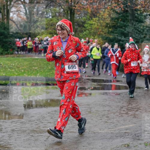 07.12.2025 - St. Pauli X-Mass-Run No. 15 Michael Burmester http://msf.ph/oto/9403343 07.12.2025 10:46:44 Laufen 695, 942, 946 meine-sportfotos.de