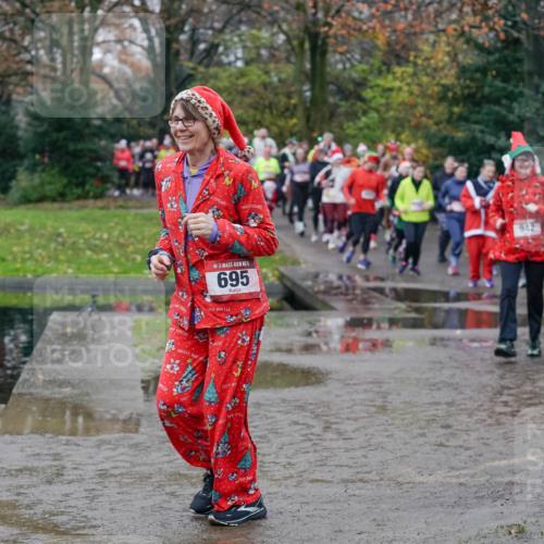 07.12.2025 - St. Pauli X-Mass-Run No. 15 Michael Burmester http://msf.ph/oto/9403345 07.12.2025 10:46:44 Laufen 942, 5, 695, 946 meine-sportfotos.de