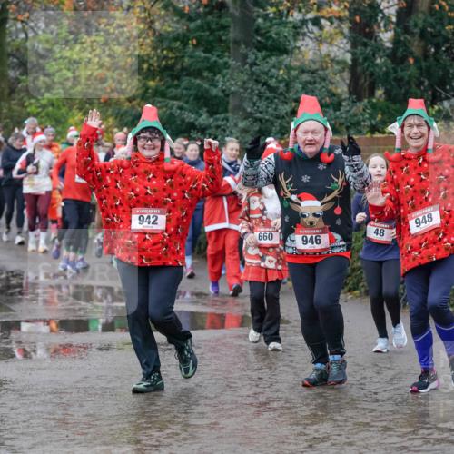 07.12.2025 - St. Pauli X-Mass-Run No. 15 Michael Burmester http://msf.ph/oto/9403346 07.12.2025 10:46:45 Laufen 942, 660, 15, 946, 48, 948 meine-sportfotos.de