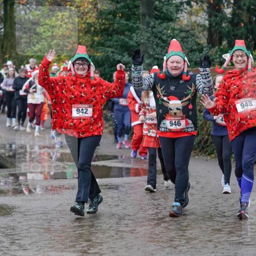 07.12.2025 - St. Pauli X-Mass-Run No. 15 Michael Burmester http://msf.ph/oto/9403348 07.12.2025 10:46:45 Laufen 5, 942, 660, 25, 946, 948 meine-sportfotos.de