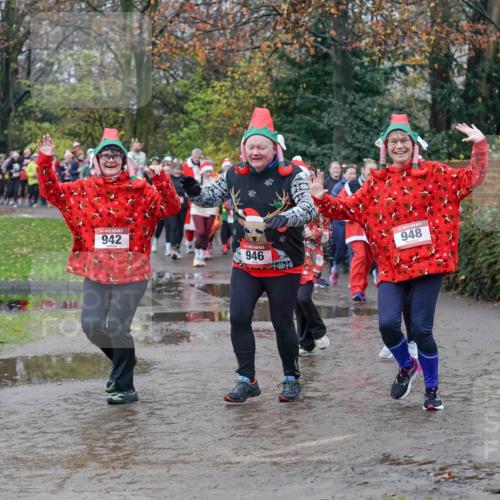 07.12.2025 - St. Pauli X-Mass-Run No. 15 Michael Burmester http://msf.ph/oto/9403352 07.12.2025 10:46:46 Laufen 942, 946, 948 meine-sportfotos.de