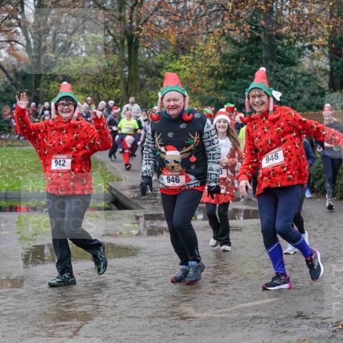 07.12.2025 - St. Pauli X-Mass-Run No. 15 Michael Burmester http://msf.ph/oto/9403355 07.12.2025 10:46:47 Laufen 942, 946, 948 meine-sportfotos.de