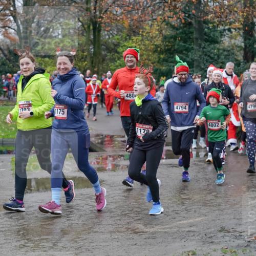 07.12.2025 - St. Pauli X-Mass-Run No. 15 Michael Burmester http://msf.ph/oto/9403372 07.12.2025 10:46:52 Laufen 1703, 1702, 1175, 480, 4794, 1178, 4802, 4796 meine-sportfotos.de