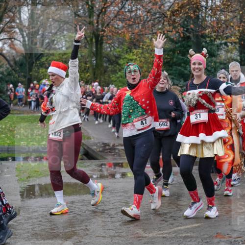 07.12.2025 - St. Pauli X-Mass-Run No. 15 Michael Burmester http://msf.ph/oto/9403388 07.12.2025 10:46:55 Laufen 796, 22, 1, 47, 692, 31, 338, 30 meine-sportfotos.de