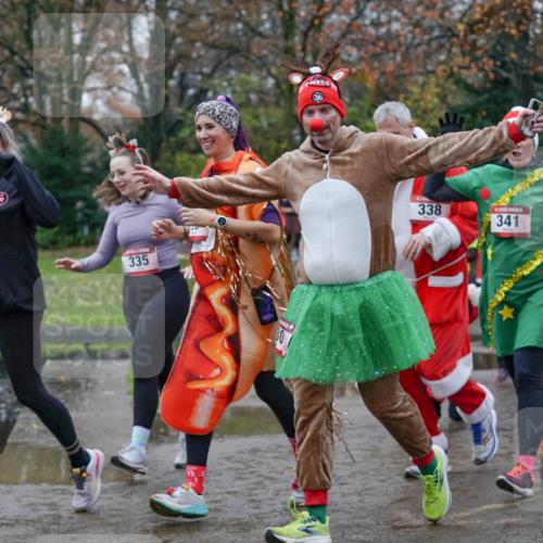 07.12.2025 - St. Pauli X-Mass-Run No. 15 Michael Burmester http://msf.ph/oto/9403399 07.12.2025 10:46:57 Laufen 1692, 335, 338, 341, 1525 meine-sportfotos.de