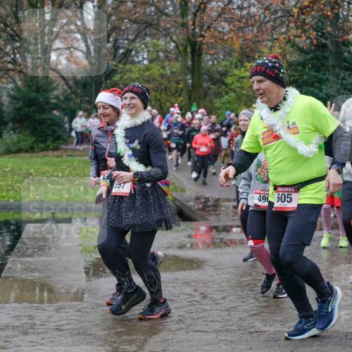 07.12.2025 - St. Pauli X-Mass-Run No. 15 Michael Burmester http://msf.ph/oto/9403411 07.12.2025 10:47:00 Laufen 15, 49, 605, 495, 9 meine-sportfotos.de
