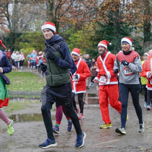 07.12.2025 - St. Pauli X-Mass-Run No. 15 Michael Burmester http://msf.ph/oto/9403420 07.12.2025 10:47:03 Laufen 555, 266, 753, 1945 meine-sportfotos.de