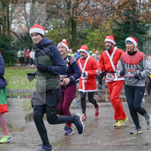 07.12.2025 - St. Pauli X-Mass-Run No. 15 Michael Burmester http://msf.ph/oto/9403422 07.12.2025 10:47:03 Laufen 755, 1163, 266, 753, 1945 meine-sportfotos.de