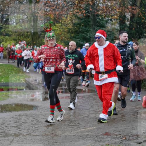 07.12.2025 - St. Pauli X-Mass-Run No. 15 Michael Burmester http://msf.ph/oto/9403453 07.12.2025 10:47:11 Laufen 15, 1141, 55, 44, 4010, 66 meine-sportfotos.de