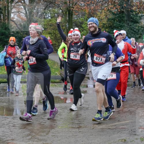 07.12.2025 - St. Pauli X-Mass-Run No. 15 Michael Burmester http://msf.ph/oto/9403468 07.12.2025 10:47:14 Laufen 805, 82, 76, 671, 79, 839, 888 meine-sportfotos.de