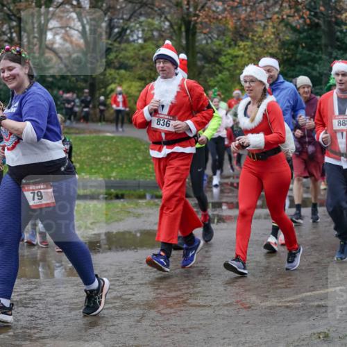 07.12.2025 - St. Pauli X-Mass-Run No. 15 Michael Burmester http://msf.ph/oto/9403475 07.12.2025 10:47:16 Laufen 76, 15, 79, 836, 888, 1609 meine-sportfotos.de