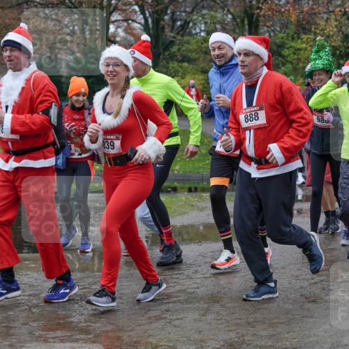 07.12.2025 - St. Pauli X-Mass-Run No. 15 Michael Burmester http://msf.ph/oto/9403481 07.12.2025 10:47:17 Laufen 5, 839, 888, 98, 2371, 1609 meine-sportfotos.de