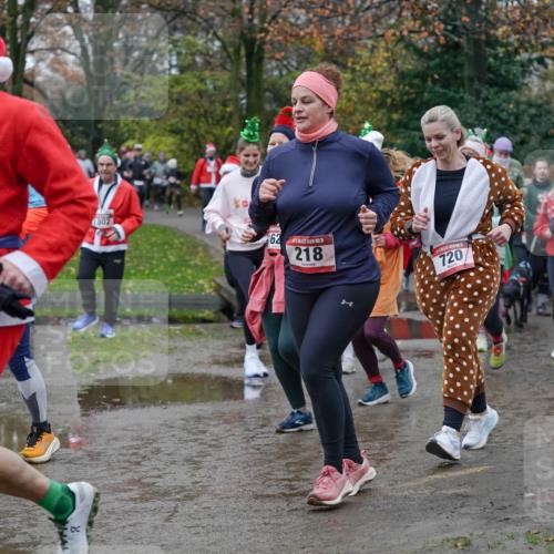 07.12.2025 - St. Pauli X-Mass-Run No. 15 Michael Burmester http://msf.ph/oto/9403496 07.12.2025 10:47:20 Laufen 1518, 1302, 181, 62, 218, 720, 814 meine-sportfotos.de