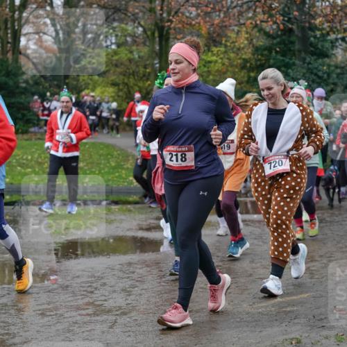 07.12.2025 - St. Pauli X-Mass-Run No. 15 Michael Burmester http://msf.ph/oto/9403497 07.12.2025 10:47:20 Laufen 1518, 1305, 15, 218, 19, 720, 814 meine-sportfotos.de