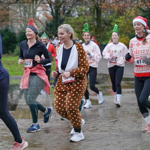 07.12.2025 - St. Pauli X-Mass-Run No. 15 Michael Burmester http://msf.ph/oto/9403503 07.12.2025 10:47:21 Laufen 15, 218, 1627, 825, 814, 1218 meine-sportfotos.de