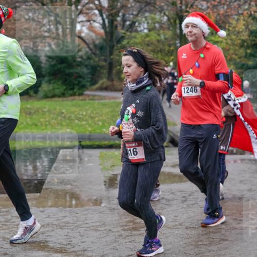 07.12.2025 - St. Pauli X-Mass-Run No. 15 Michael Burmester http://msf.ph/oto/9403531 07.12.2025 10:47:28 Laufen 388, 15, 16, 1246 meine-sportfotos.de
