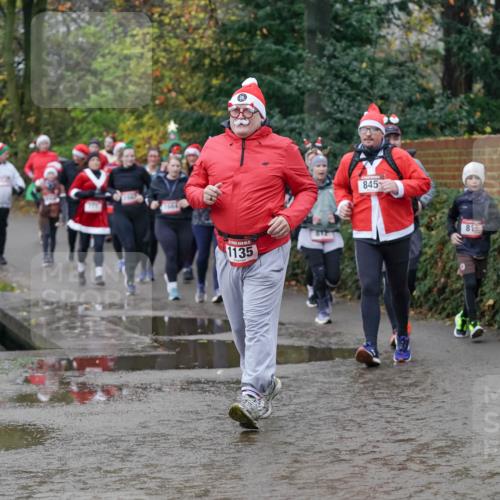 07.12.2025 - St. Pauli X-Mass-Run No. 15 Michael Burmester http://msf.ph/oto/9403545 07.12.2025 10:47:33 Laufen 5, 1135, 812, 845, 8 meine-sportfotos.de