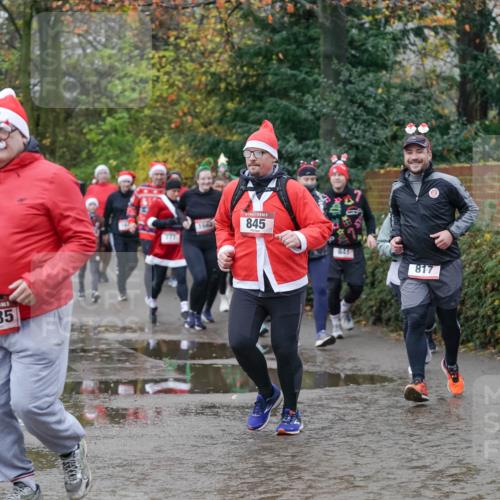07.12.2025 - St. Pauli X-Mass-Run No. 15 Michael Burmester http://msf.ph/oto/9403550 07.12.2025 10:47:34 Laufen 1135, 777, 845, 841, 817, 815 meine-sportfotos.de