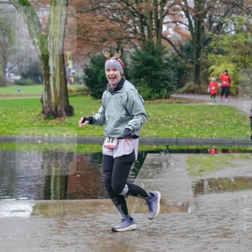 07.12.2025 - St. Pauli X-Mass-Run No. 15 Michael Burmester http://msf.ph/oto/9403572 07.12.2025 10:47:39 Laufen 12, 5, 832 meine-sportfotos.de