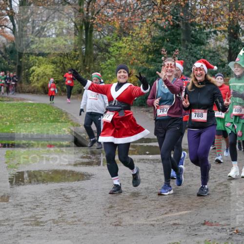 07.12.2025 - St. Pauli X-Mass-Run No. 15 Michael Burmester http://msf.ph/oto/9403583 07.12.2025 10:47:42 Laufen 1645, 787, 689, 788, 684, 77 meine-sportfotos.de
