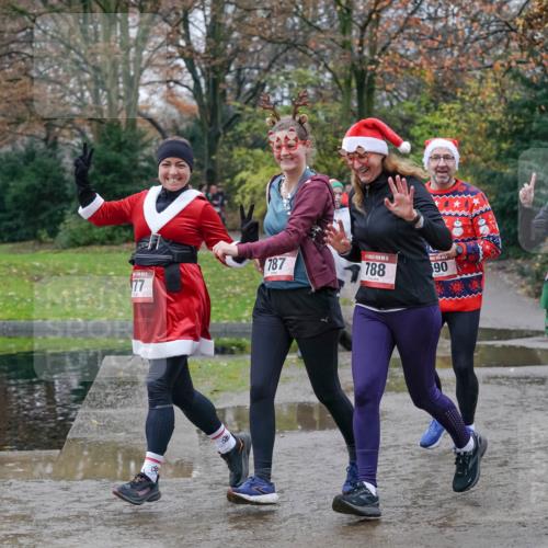 07.12.2025 - St. Pauli X-Mass-Run No. 15 Michael Burmester http://msf.ph/oto/9403589 07.12.2025 10:47:43 Laufen 787, 788, 90, 1647, 77, 689 meine-sportfotos.de