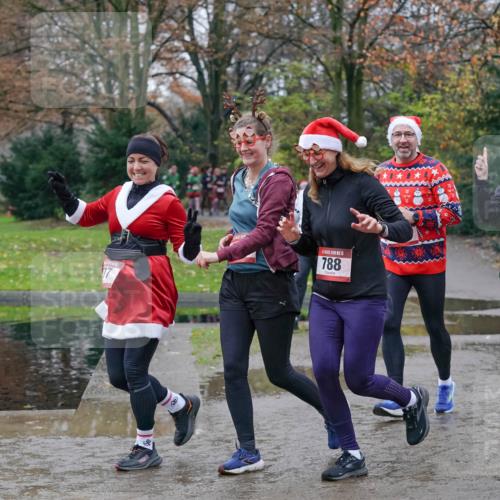 07.12.2025 - St. Pauli X-Mass-Run No. 15 Michael Burmester http://msf.ph/oto/9403590 07.12.2025 10:47:43 Laufen 15, 788, 689 meine-sportfotos.de