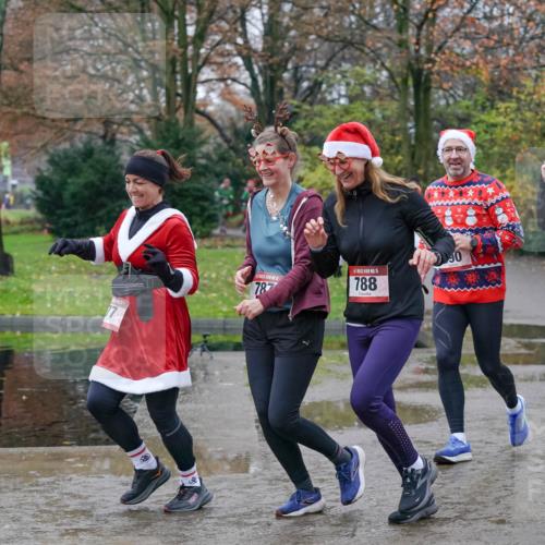 07.12.2025 - St. Pauli X-Mass-Run No. 15 Michael Burmester http://msf.ph/oto/9403591 07.12.2025 10:47:43 Laufen 787, 15, 788, 689 meine-sportfotos.de