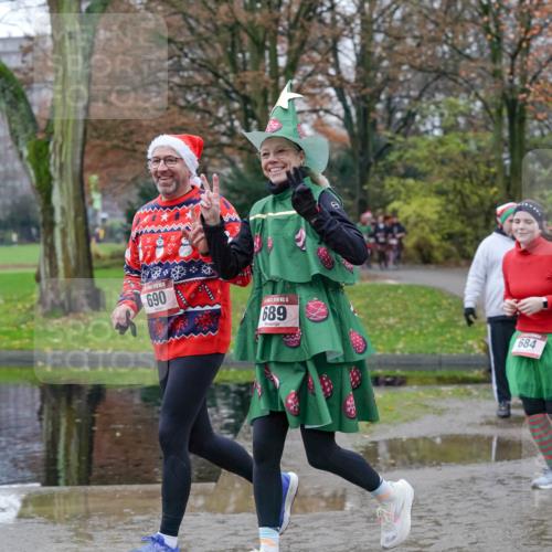 07.12.2025 - St. Pauli X-Mass-Run No. 15 Michael Burmester http://msf.ph/oto/9403598 07.12.2025 10:47:44 Laufen 690, 15, 689, 684 meine-sportfotos.de