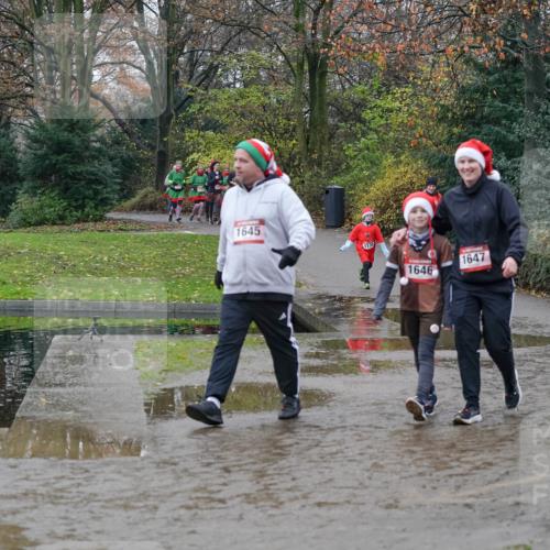 07.12.2025 - St. Pauli X-Mass-Run No. 15 Michael Burmester http://msf.ph/oto/9403609 07.12.2025 10:47:47 Laufen 1645, 1130, 1646, 1647 meine-sportfotos.de