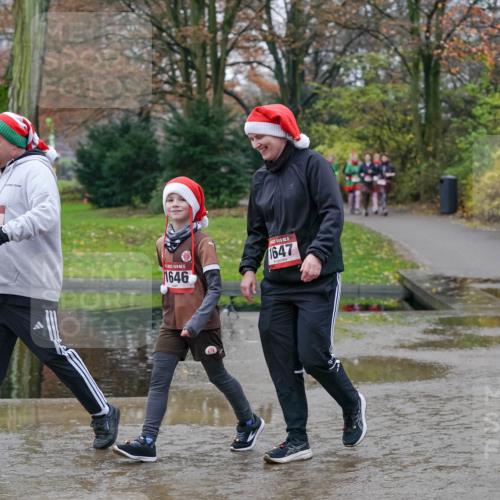 07.12.2025 - St. Pauli X-Mass-Run No. 15 Michael Burmester http://msf.ph/oto/9403616 07.12.2025 10:47:49 Laufen 1645, 15, 1646, 15, 1647 meine-sportfotos.de