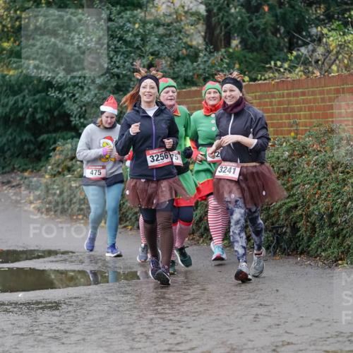 07.12.2025 - St. Pauli X-Mass-Run No. 15 Michael Burmester http://msf.ph/oto/9403639 07.12.2025 10:48:02 Laufen 32567, 75, 475, 3241 meine-sportfotos.de