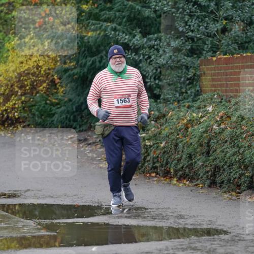 07.12.2025 - St. Pauli X-Mass-Run No. 15 Michael Burmester http://msf.ph/oto/9403662 07.12.2025 10:48:10 Laufen 1563 meine-sportfotos.de