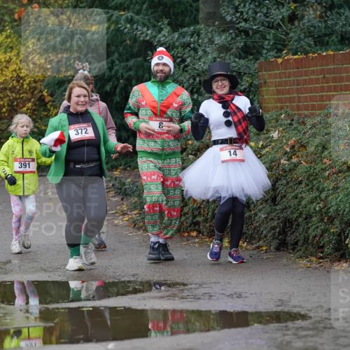 07.12.2025 - St. Pauli X-Mass-Run No. 15 Michael Burmester http://msf.ph/oto/9403670 07.12.2025 10:48:21 Laufen 391, 372, 14 meine-sportfotos.de