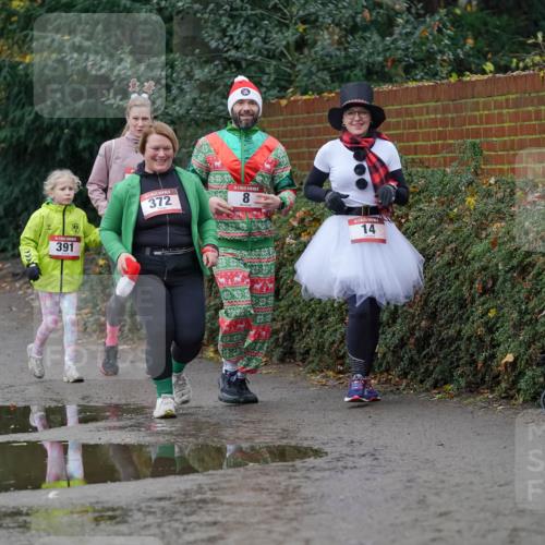 07.12.2025 - St. Pauli X-Mass-Run No. 15 Michael Burmester http://msf.ph/oto/9403672 07.12.2025 10:48:23 Laufen 391, 372, 14 meine-sportfotos.de