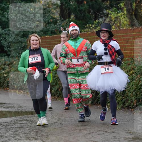 07.12.2025 - St. Pauli X-Mass-Run No. 15 Michael Burmester http://msf.ph/oto/9403678 07.12.2025 10:48:26 Laufen 372, 5, 14 meine-sportfotos.de