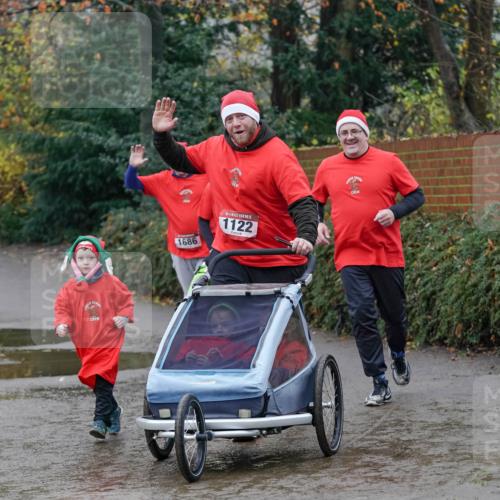 07.12.2025 - St. Pauli X-Mass-Run No. 15 Michael Burmester http://msf.ph/oto/9403711 07.12.2025 10:48:53 Laufen 1686, 15, 1122 meine-sportfotos.de