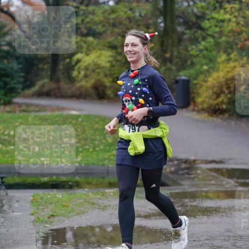 07.12.2025 - St. Pauli X-Mass-Run No. 15 Michael Burmester http://msf.ph/oto/9403732 07.12.2025 10:49:24 Laufen 797 meine-sportfotos.de