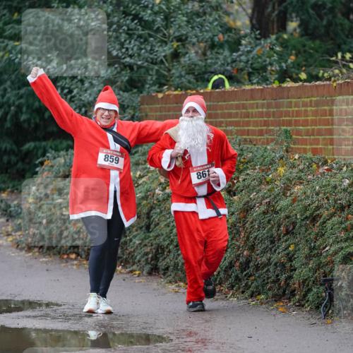 07.12.2025 - St. Pauli X-Mass-Run No. 15 Michael Burmester http://msf.ph/oto/9403788 07.12.2025 10:56:42 Laufen 859, 861 meine-sportfotos.de