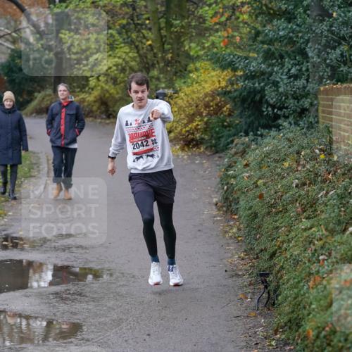 07.12.2025 - St. Pauli X-Mass-Run No. 15 Michael Burmester http://msf.ph/oto/9403805 07.12.2025 10:57:27 Laufen 2042 meine-sportfotos.de