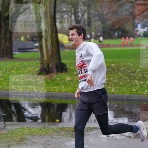 07.12.2025 - St. Pauli X-Mass-Run No. 15 Michael Burmester http://msf.ph/oto/9403812 07.12.2025 10:57:29 Laufen 142 meine-sportfotos.de