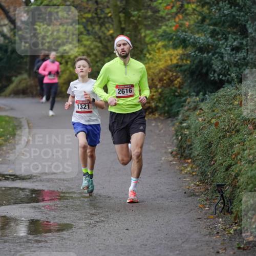 07.12.2025 - St. Pauli X-Mass-Run No. 15 Michael Burmester http://msf.ph/oto/9403829 07.12.2025 10:58:03 Laufen 1321, 2616 meine-sportfotos.de