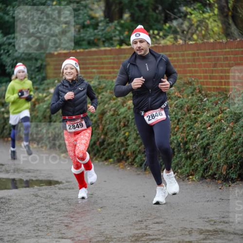 07.12.2025 - St. Pauli X-Mass-Run No. 15 Michael Burmester http://msf.ph/oto/9403916 07.12.2025 11:00:45 Laufen 2849, 2846 meine-sportfotos.de