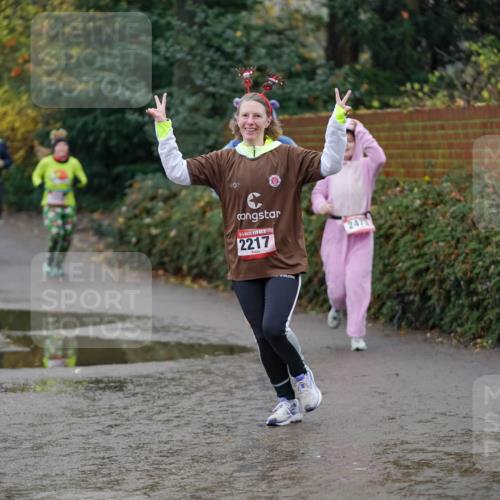 07.12.2025 - St. Pauli X-Mass-Run No. 15 Michael Burmester http://msf.ph/oto/9403942 07.12.2025 11:01:06 Laufen 101, 2217, 2473 meine-sportfotos.de