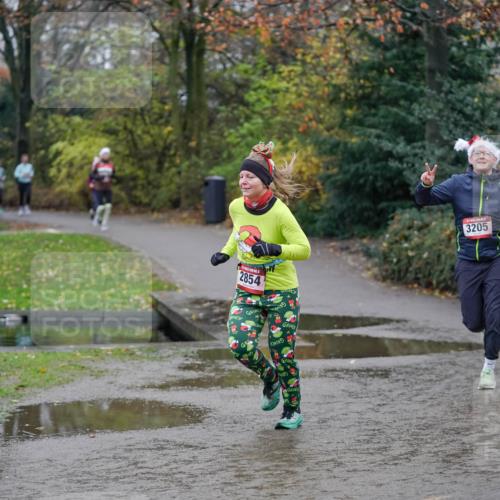 07.12.2025 - St. Pauli X-Mass-Run No. 15 Michael Burmester http://msf.ph/oto/9403954 07.12.2025 11:01:11 Laufen 2854, 3205, 95 meine-sportfotos.de