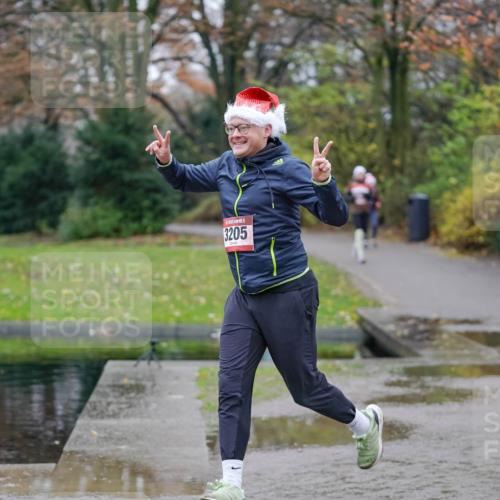 07.12.2025 - St. Pauli X-Mass-Run No. 15 Michael Burmester http://msf.ph/oto/9403965 07.12.2025 11:01:13 Laufen 3205 meine-sportfotos.de