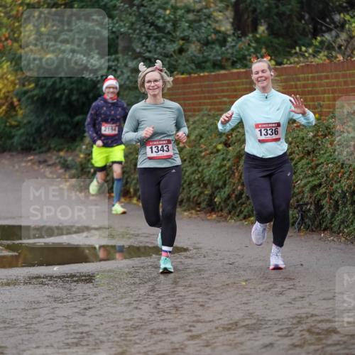 07.12.2025 - St. Pauli X-Mass-Run No. 15 Michael Burmester http://msf.ph/oto/9403979 07.12.2025 11:01:25 Laufen 719, 2194, 1343, 1336 meine-sportfotos.de