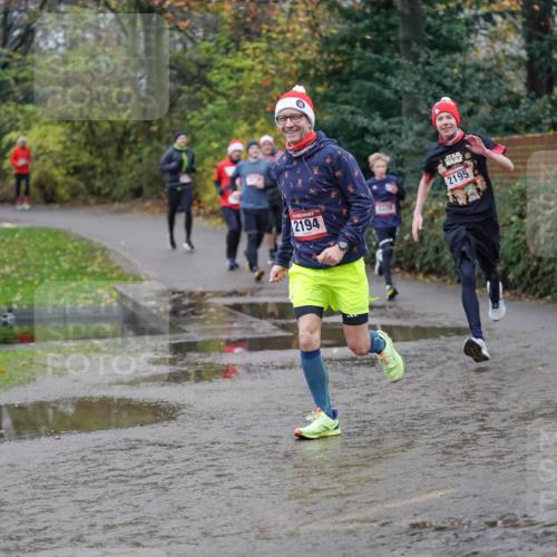 07.12.2025 - St. Pauli X-Mass-Run No. 15 Michael Burmester http://msf.ph/oto/9403992 07.12.2025 11:01:29 Laufen 2194, 3324, 2195 meine-sportfotos.de